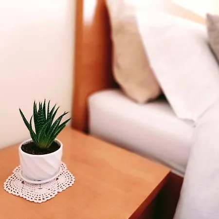 Stylish Retreat With Balcony, Steps To Seafront! Vlore