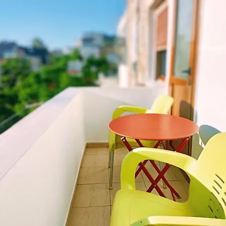 Apartment Stylish Retreat With Balcony, Steps To Seafront! Vlore