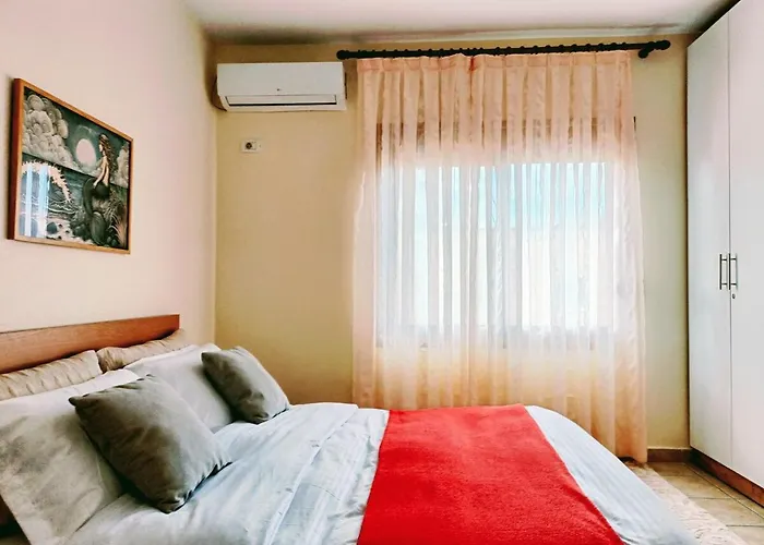 Stylish Retreat With Balcony, Steps To Seafront! * Vlorë